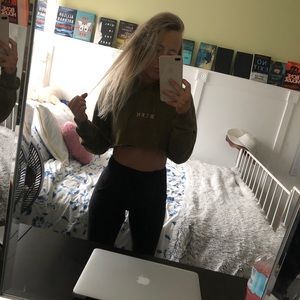 Meet your Posher, Alyssa